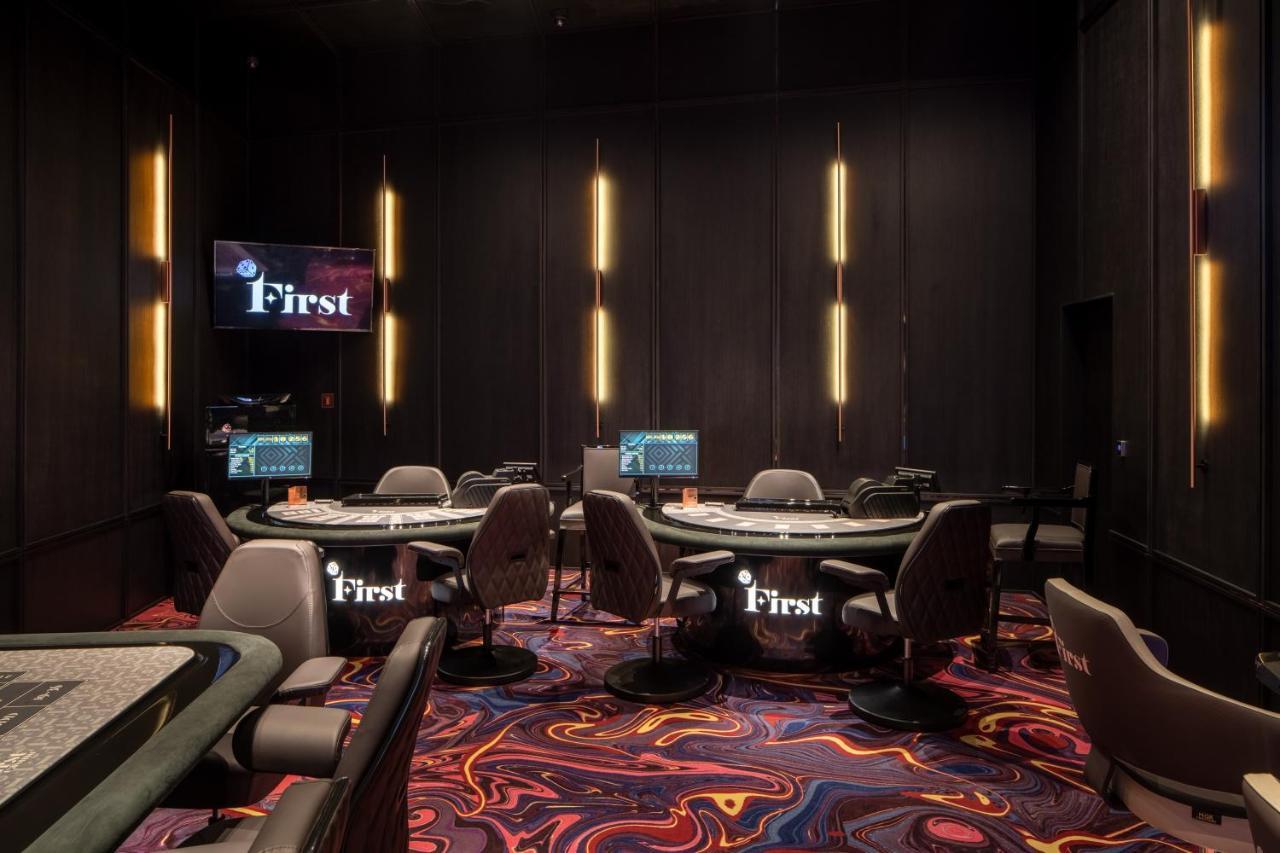 利沃夫大酒店 外观 照片 First Casino