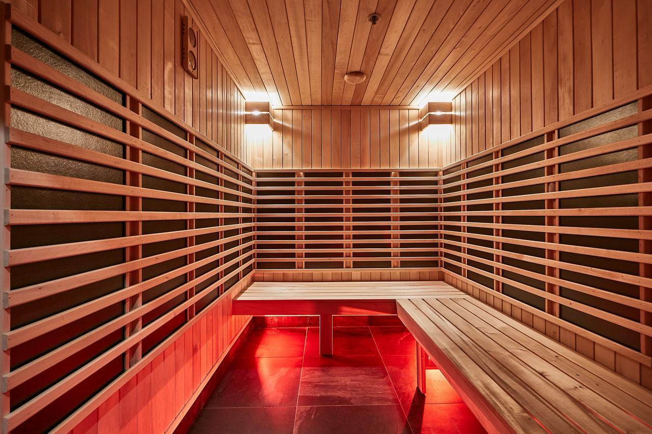 利沃夫大酒店 外观 照片 A modern Finnish sauna