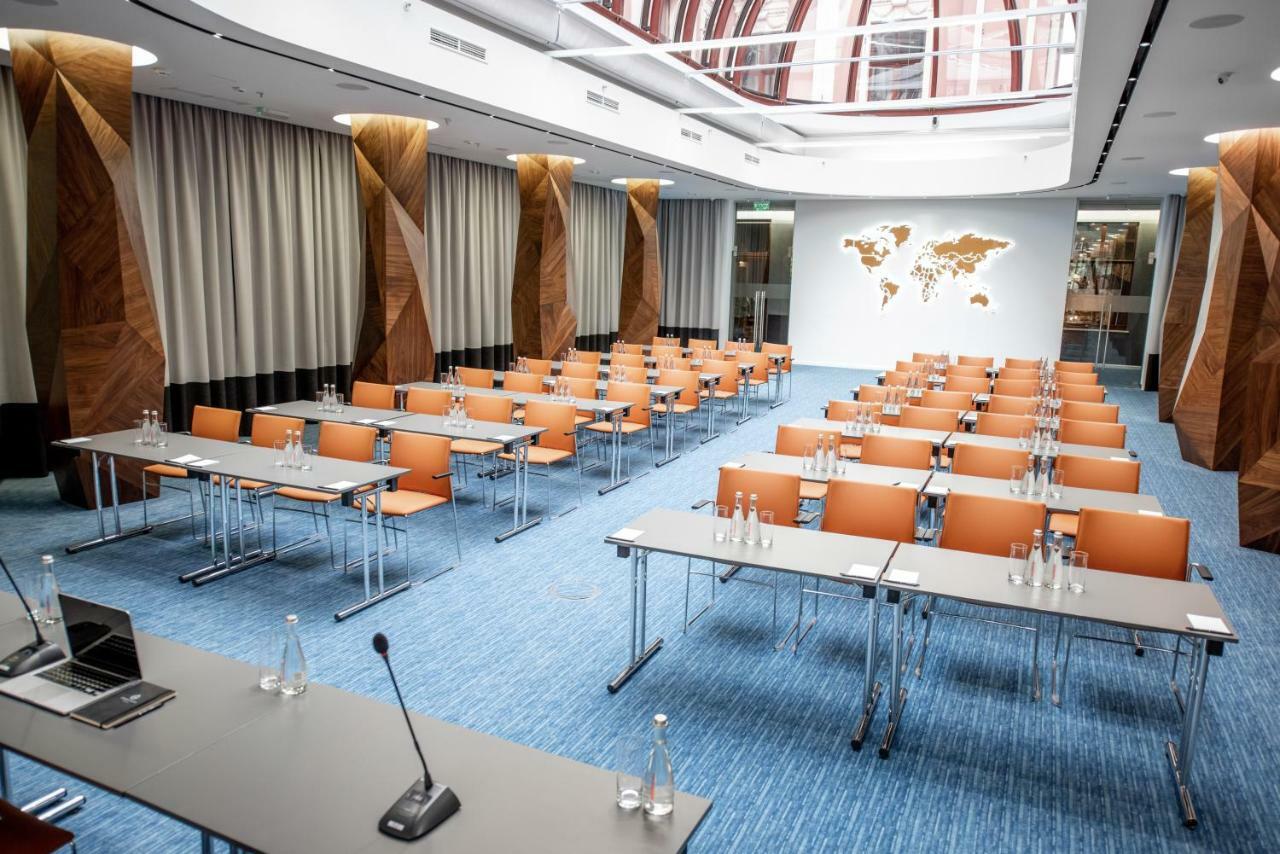 利沃夫大酒店 外观 照片 The conference room of the European Economic and Social Committee